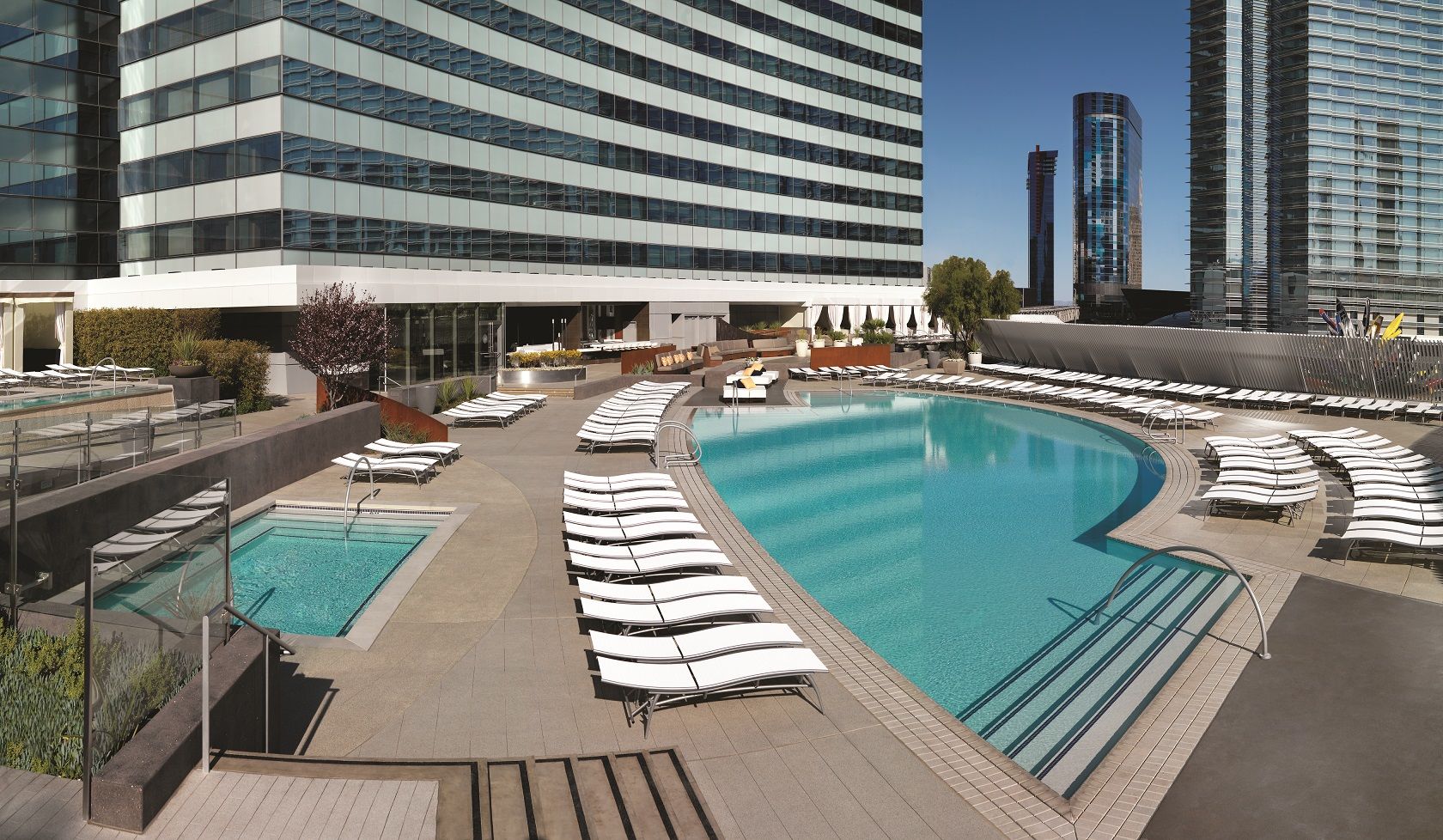Vdara Hotel & Spa At Aria Las Vegas Exterior photo The pool at the Wynn